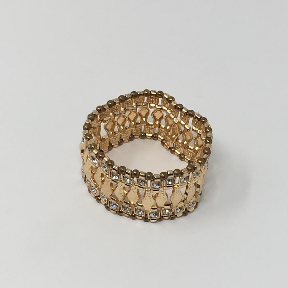 Gorgeous gold bracelet